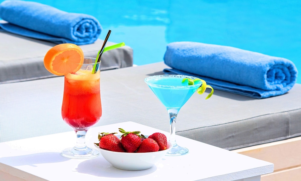 Elounda Garden Suites — Swimming pool in Elounda