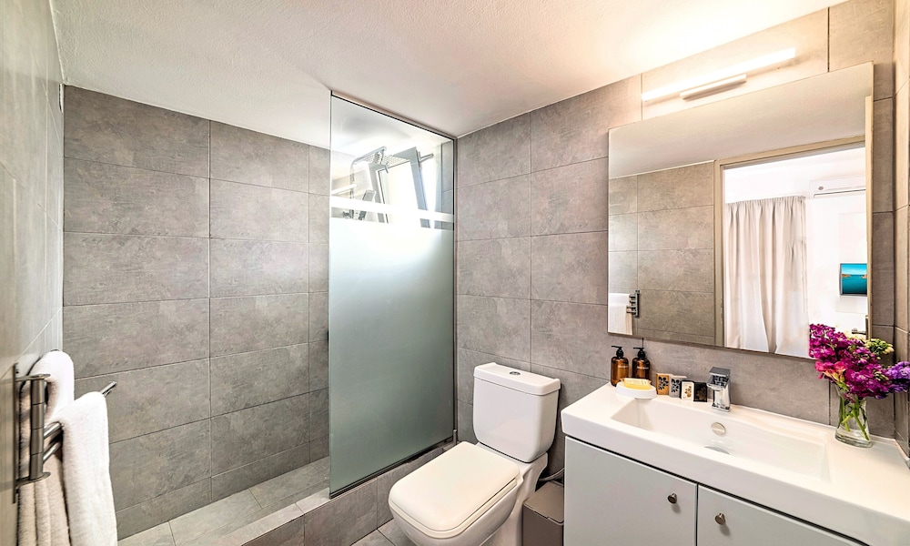Elounda Garden Suites — Hotel rooms in Elounda