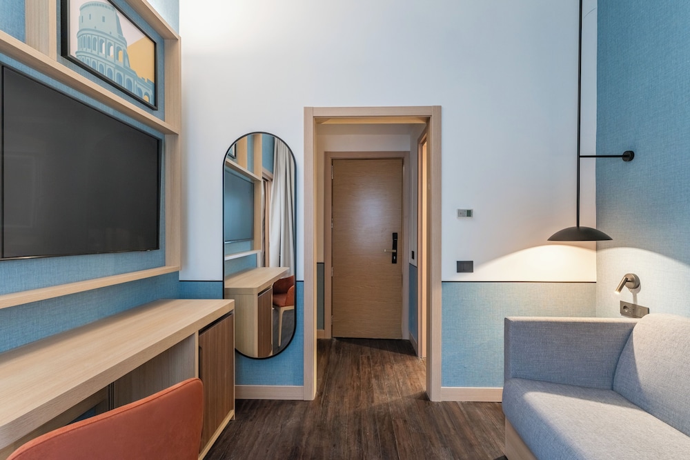 Hilton Garden Inn Rome Colosseum — Hotel rooms in Rome, Lazio