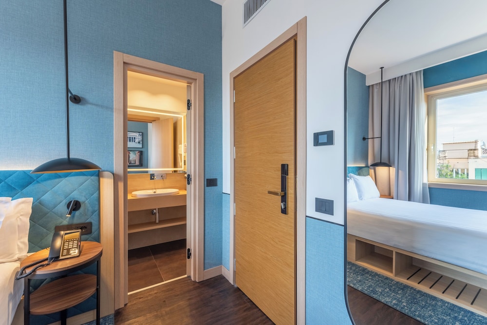 Hilton Garden Inn Rome Colosseum — Hotel rooms in Rome, Lazio
