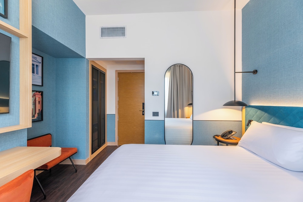 Hilton Garden Inn Rome Colosseum — Hotel rooms in Rome, Lazio