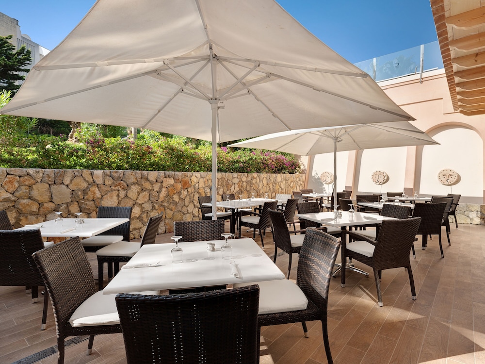 Aquasol Aparthotel — Restaurant & bars in Palma Nova, Balearic Islands