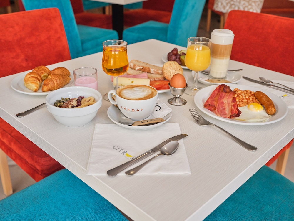 Aquasol Aparthotel — Restaurant & bars in Palma Nova, Balearic Islands