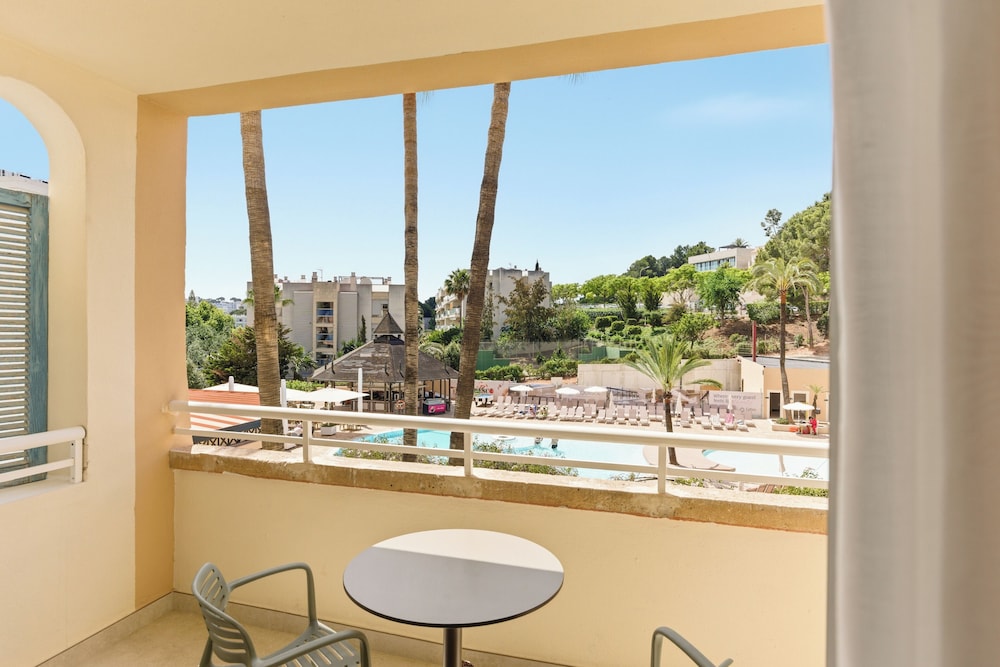 Aquasol Aparthotel — Swimming pool in Palma Nova, Balearic Islands