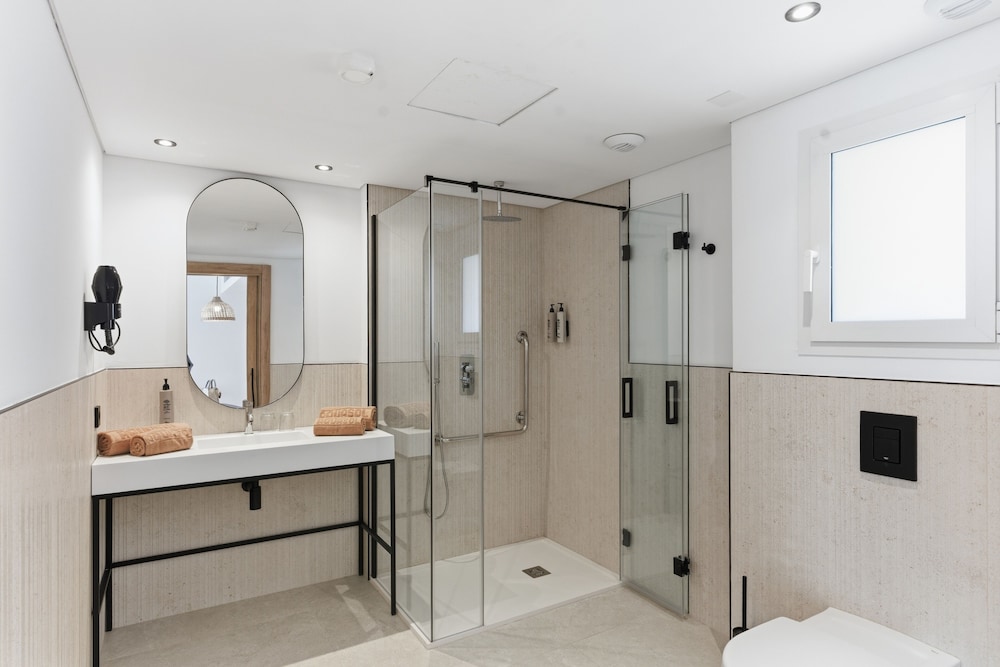 Aquasol Aparthotel — Hotel rooms in Palma Nova, Balearic Islands