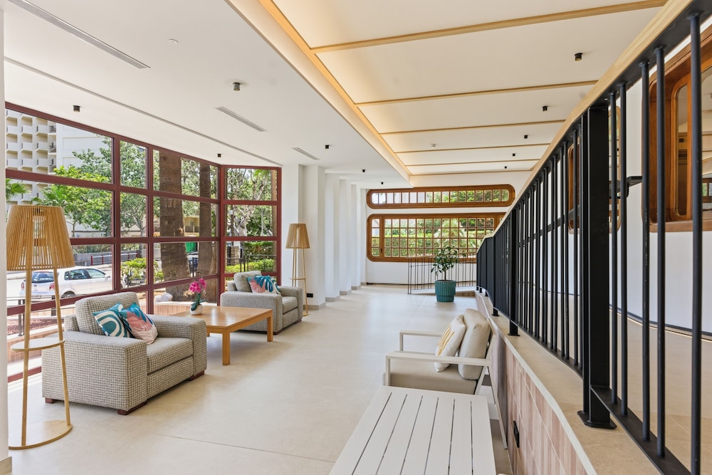 Aquasol Aparthotel — Hotel building in Palma Nova, Balearic Islands