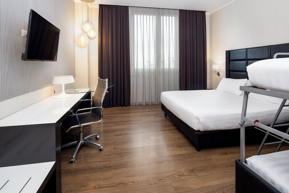 Holiday Inn Genoa City by IHG - zdjęcie 3