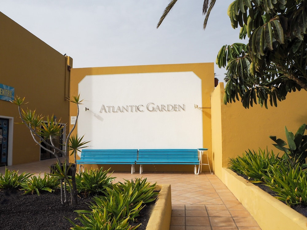 Apartamentos Atlantic Garden Beach Mate — Hotel building in Corralejo, Canary Islands