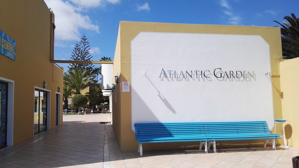 Apartamentos Atlantic Garden Beach Mate — Hotel building in Corralejo, Canary Islands