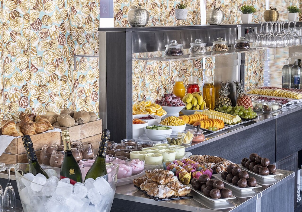 Axel Beach Maspalomas - Adults Only — Restaurant & bars in Playa del Ingles, Canary Islands