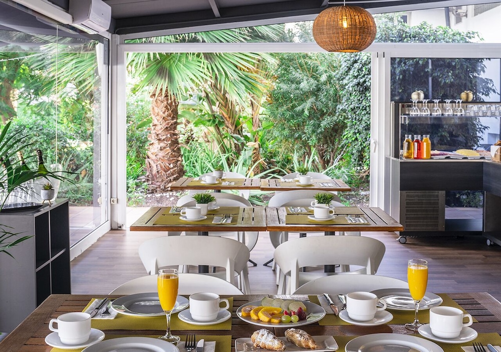 Axel Beach Maspalomas - Adults Only — Restaurant & bars in Playa del Ingles, Canary Islands
