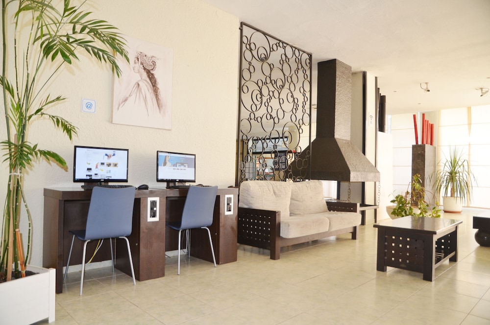 azuLine Hotel Pacific — Hotel building in San Antonio, Balearic Islands