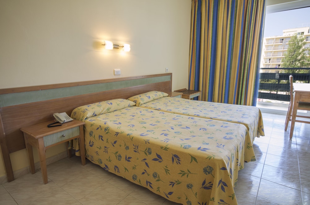 azuLine Hotel Pacific — Hotel rooms in San Antonio, Balearic Islands