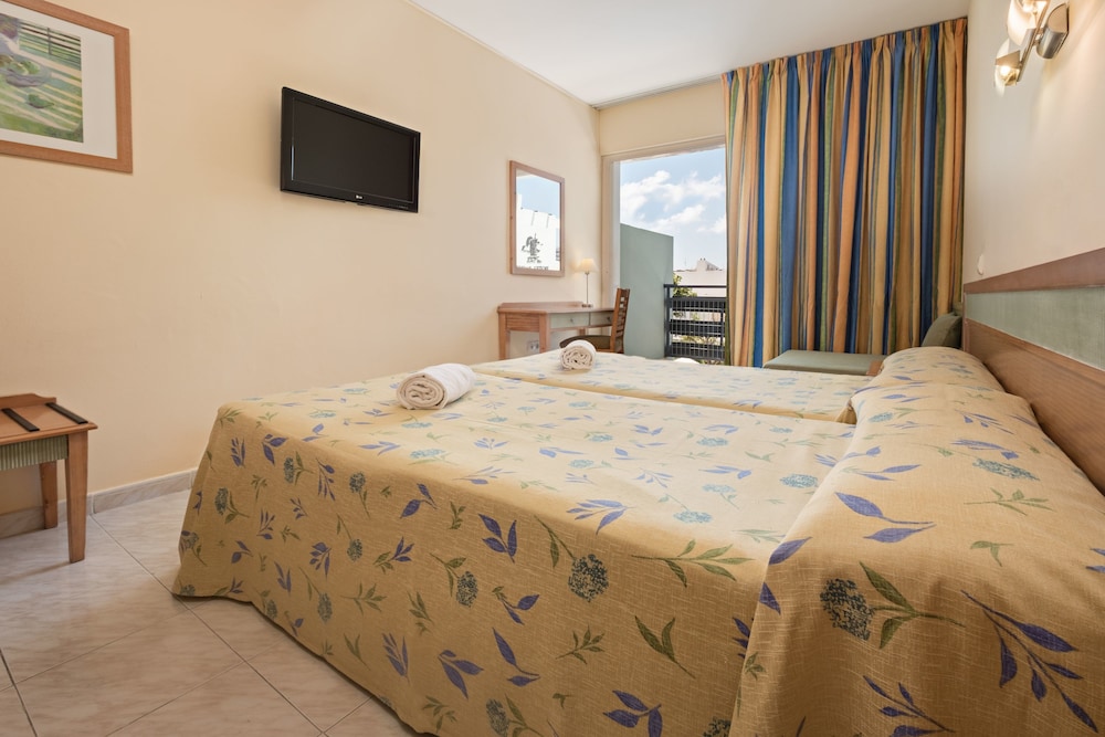 azuLine Hotel Pacific — Hotel rooms in San Antonio, Balearic Islands
