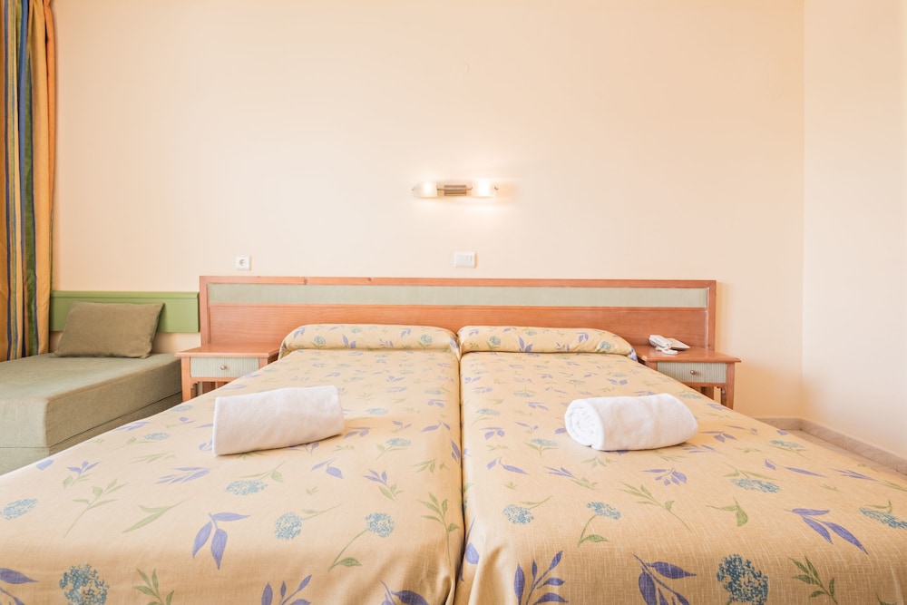 azuLine Hotel Pacific — Hotel rooms in San Antonio, Balearic Islands