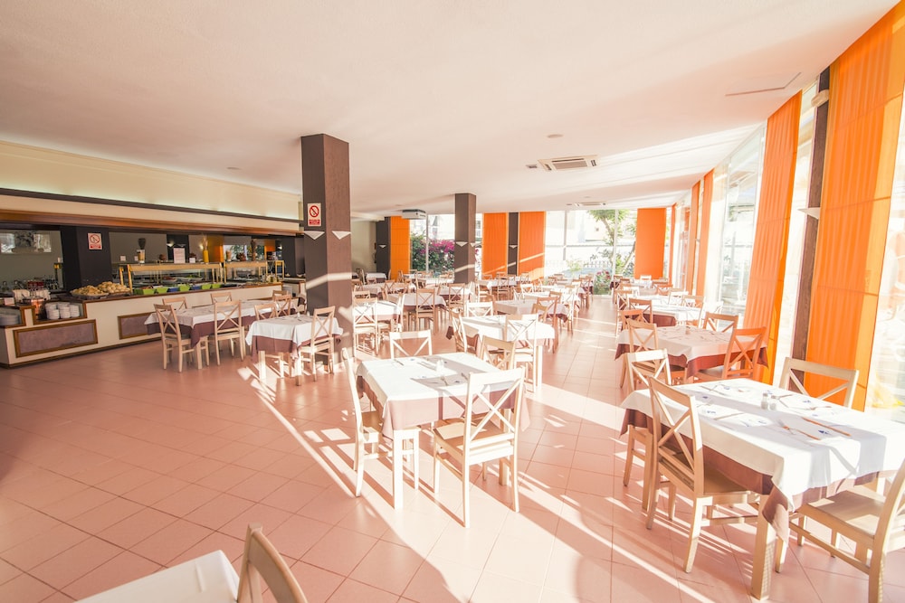 azuLine Hotel Pacific — Restaurant & bars in San Antonio, Balearic Islands