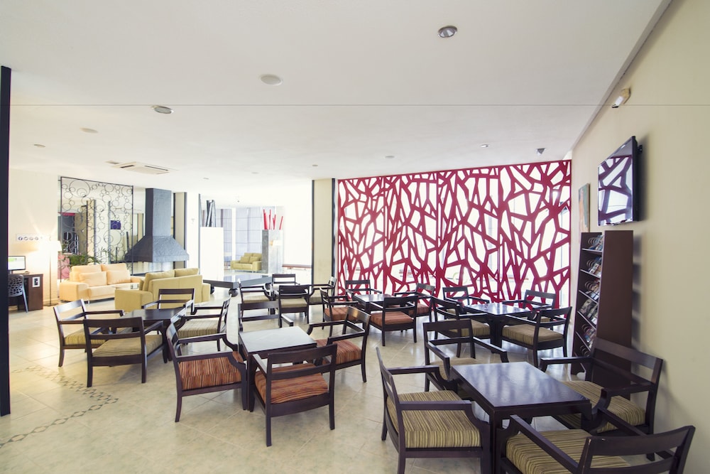 azuLine Hotel Pacific — Restaurant & bars in San Antonio, Balearic Islands