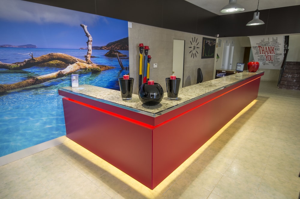 azuLine Hotel Pacific — Hotel building in San Antonio, Balearic Islands