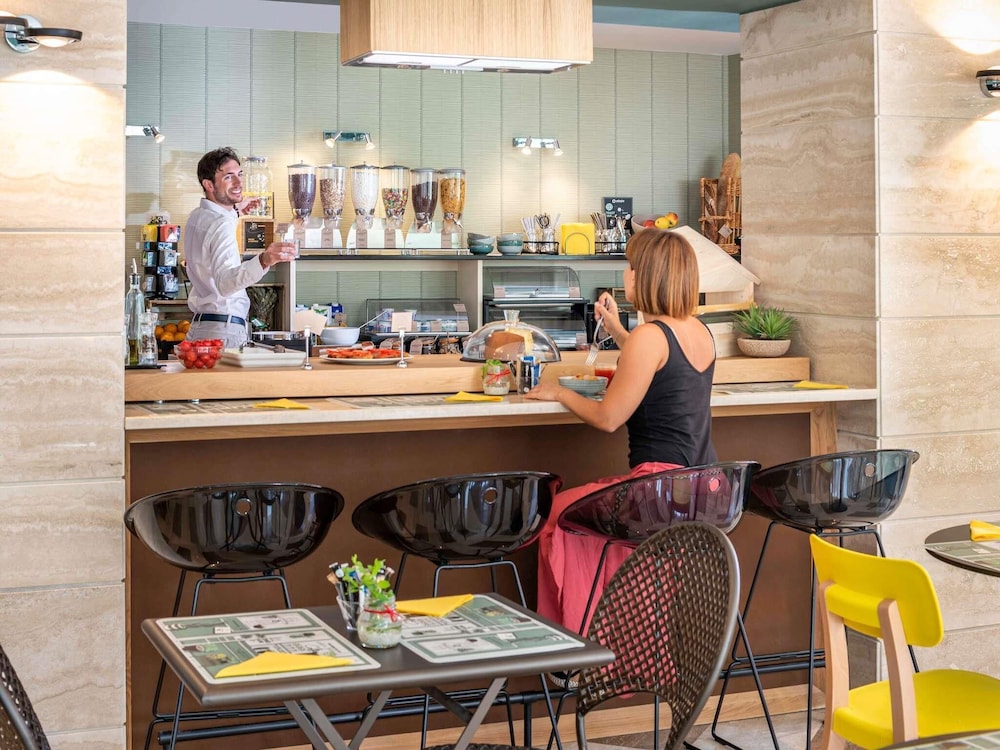 Aparthotel Adagio Rome Vatican — Restaurant & bars in Rome, Lazio