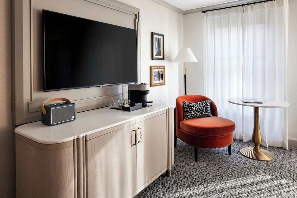 The Talbott, Autograph Collection — Hotel rooms in Chicago, Illinois