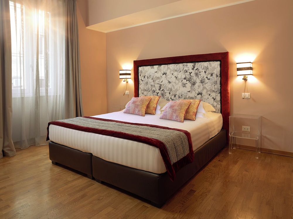 Trianon Borgo Pio — Hotel rooms in Rome, Lazio