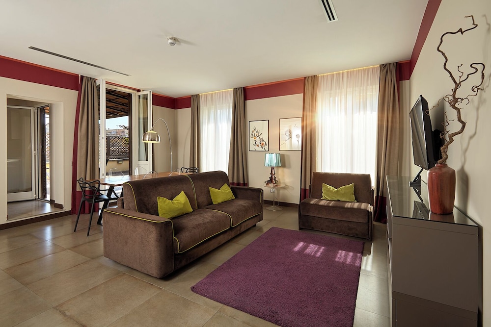 Trianon Borgo Pio — Hotel rooms in Rome, Lazio
