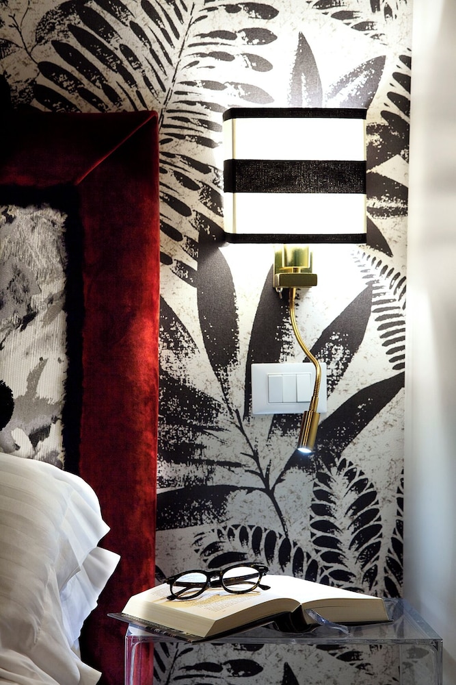 Trianon Borgo Pio — Hotel rooms in Rome, Lazio