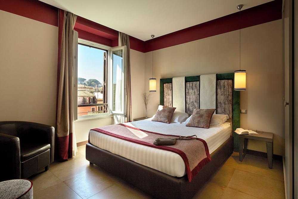 Trianon Borgo Pio — Hotel rooms in Rome, Lazio
