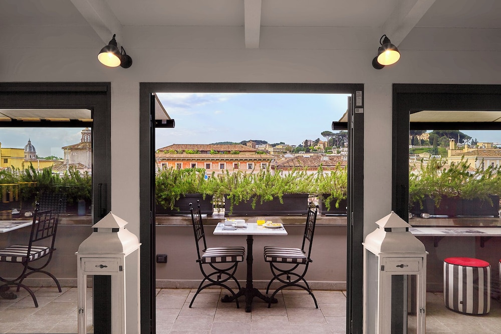 Trianon Borgo Pio — Hotel rooms in Rome, Lazio