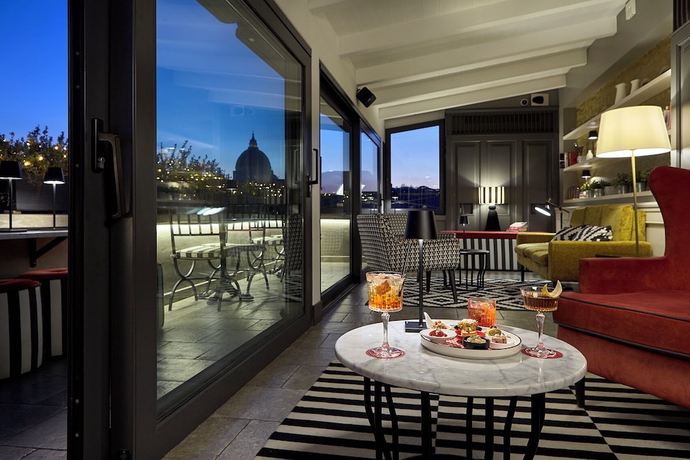 Trianon Borgo Pio — Hotel rooms in Rome, Lazio