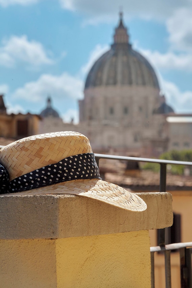 Trianon Borgo Pio — Attractions in the area in Rome, Lazio