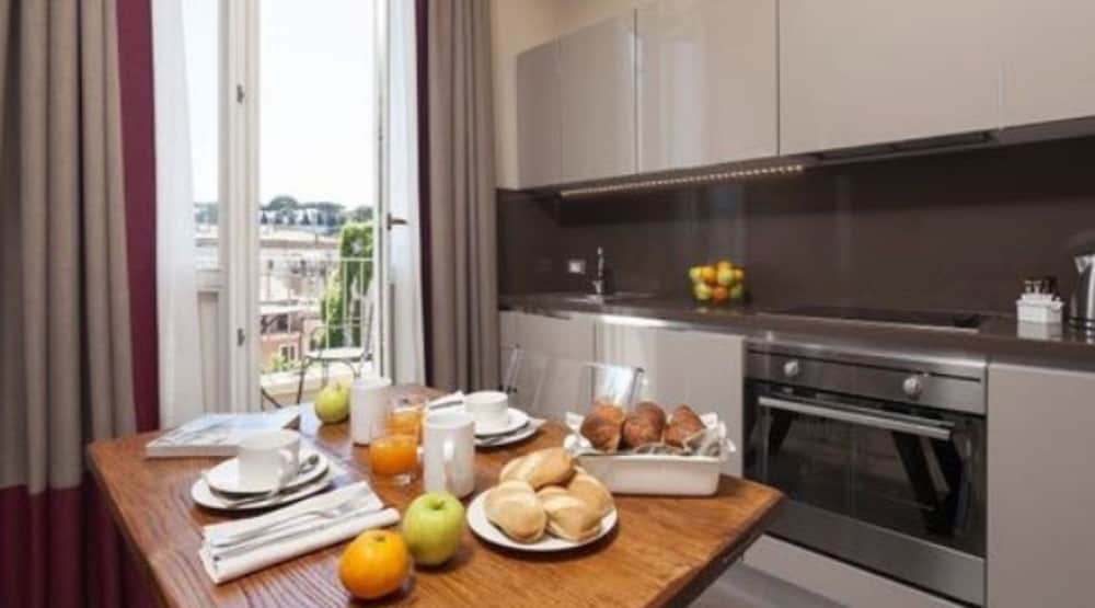 Trianon Borgo Pio — Hotel rooms in Rome, Lazio