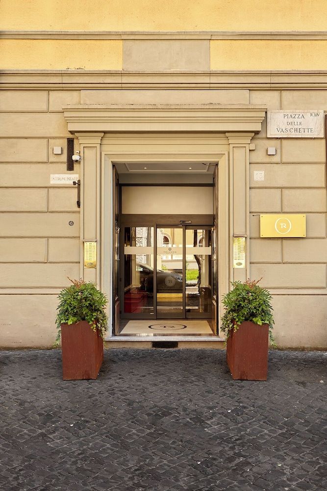 Trianon Borgo Pio Aparthotel