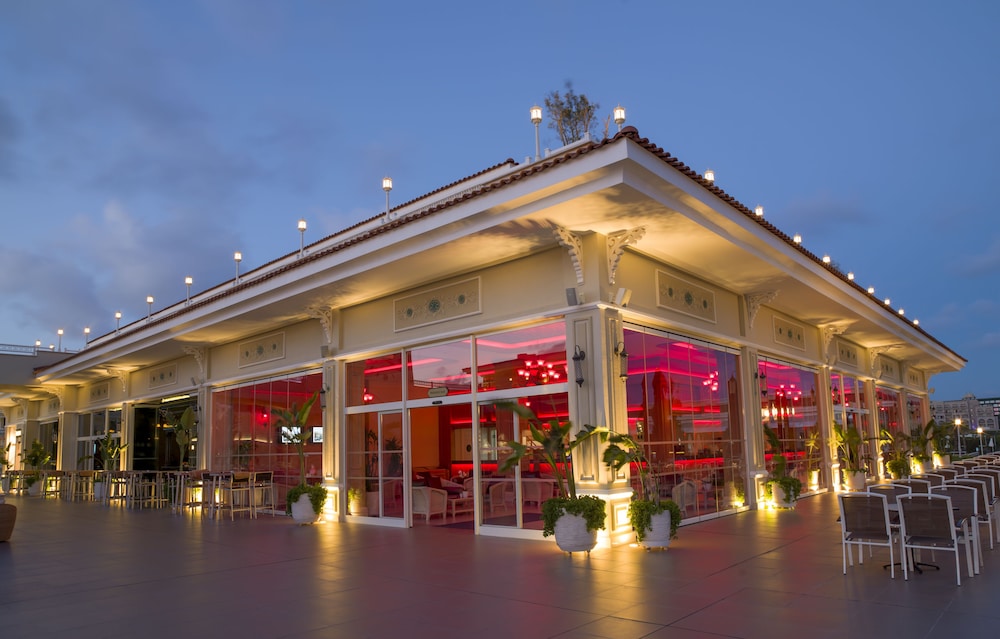 Güral Premier Belek - All Inclusive — Restaurant & bars in Belek