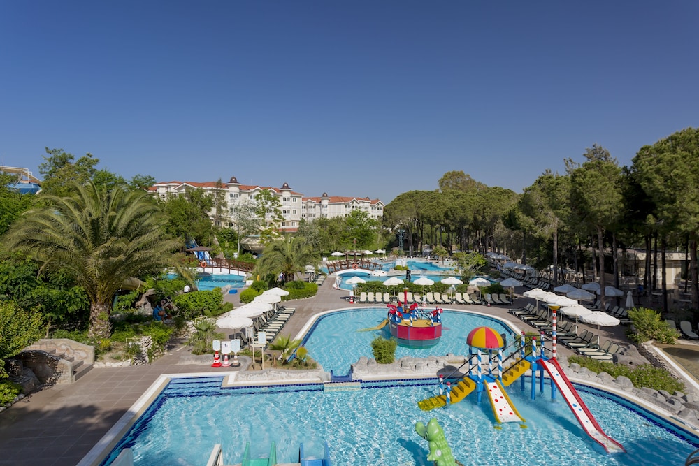 Güral Premier Belek - All Inclusive — Swimming pool in Belek