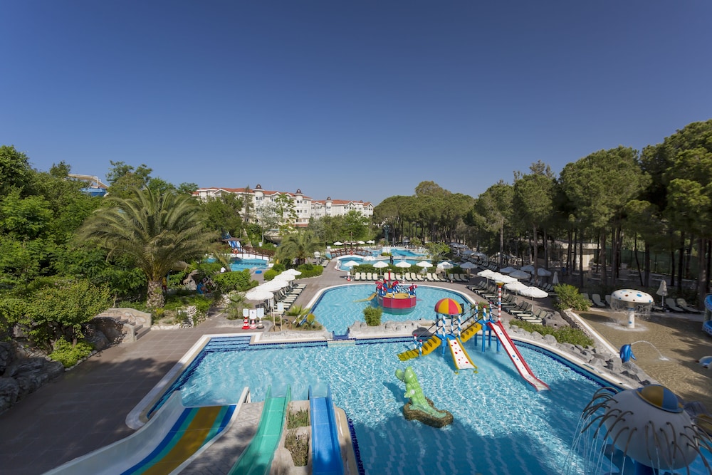Güral Premier Belek - All Inclusive — Swimming pool in Belek