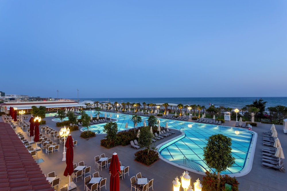 Güral Premier Belek - All Inclusive — Swimming pool in Belek