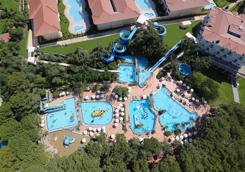 Güral Premier Belek - All Inclusive — Swimming pool in Belek