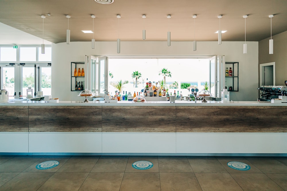Torre Cintola Greenblu Sea Emotions — Restaurant & bars in Monopoli, Apulia