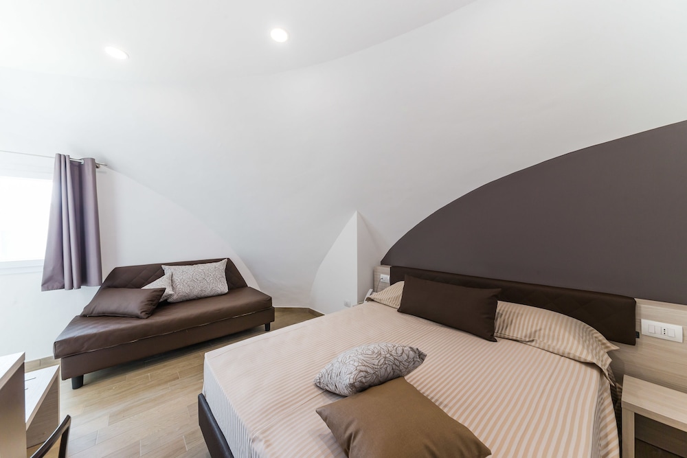 Torre Cintola Greenblu Sea Emotions — Hotel rooms in Monopoli, Apulia