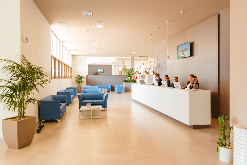 Torre Cintola Greenblu Sea Emotions — Hotel building in Monopoli, Apulia