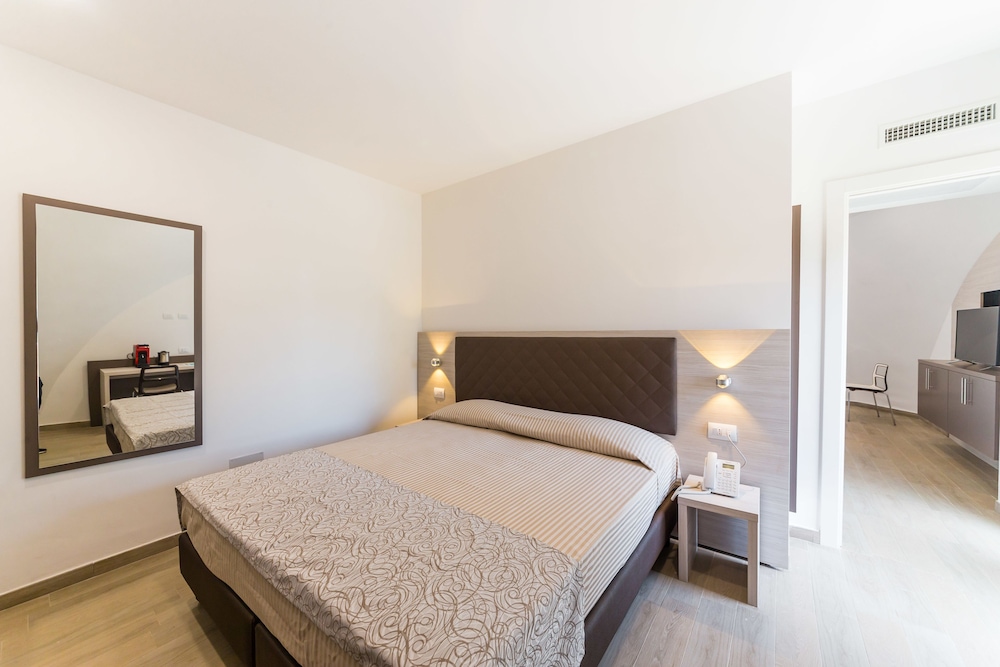 Torre Cintola Greenblu Sea Emotions — Hotel rooms in Monopoli, Apulia