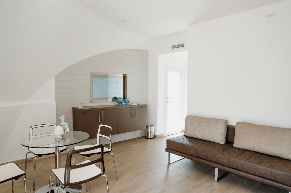 Torre Cintola Greenblu Sea Emotions — Hotel rooms in Monopoli, Apulia