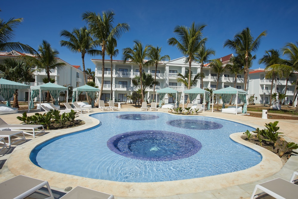 Bahia Principe Explore Esmeralda - Hyatt Inclusive Collection - All Inclusive — Pool in Bavaro, La Altagracia