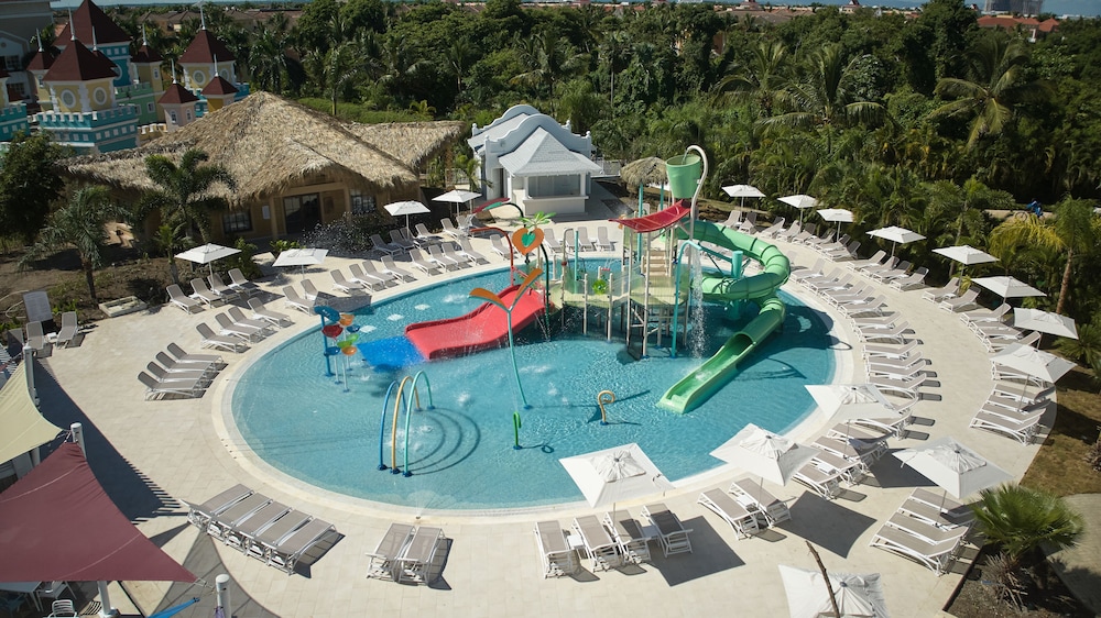 Bahia Principe Explore Esmeralda - Hyatt Inclusive Collection - All Inclusive — Pool in Bavaro, La Altagracia