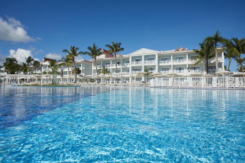 Bahia Principe Explore Esmeralda - Hyatt Inclusive Collection - All Inclusive — Pool in Bavaro, La Altagracia