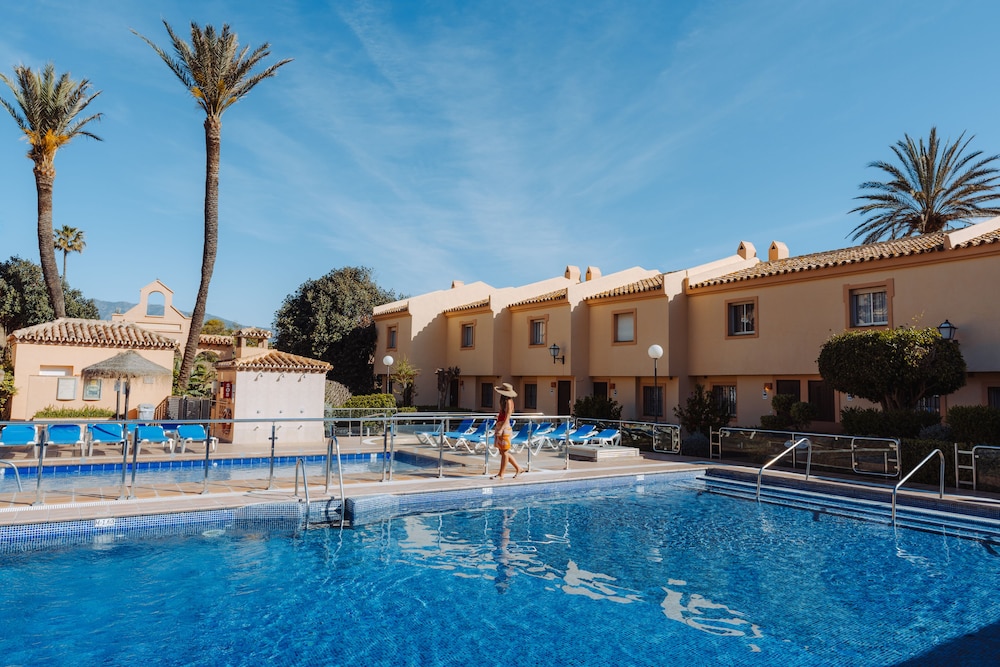 Ramada Hotel & Suites by Wyndham Costa del Sol — Swimming pool in Mijas, Andalusia