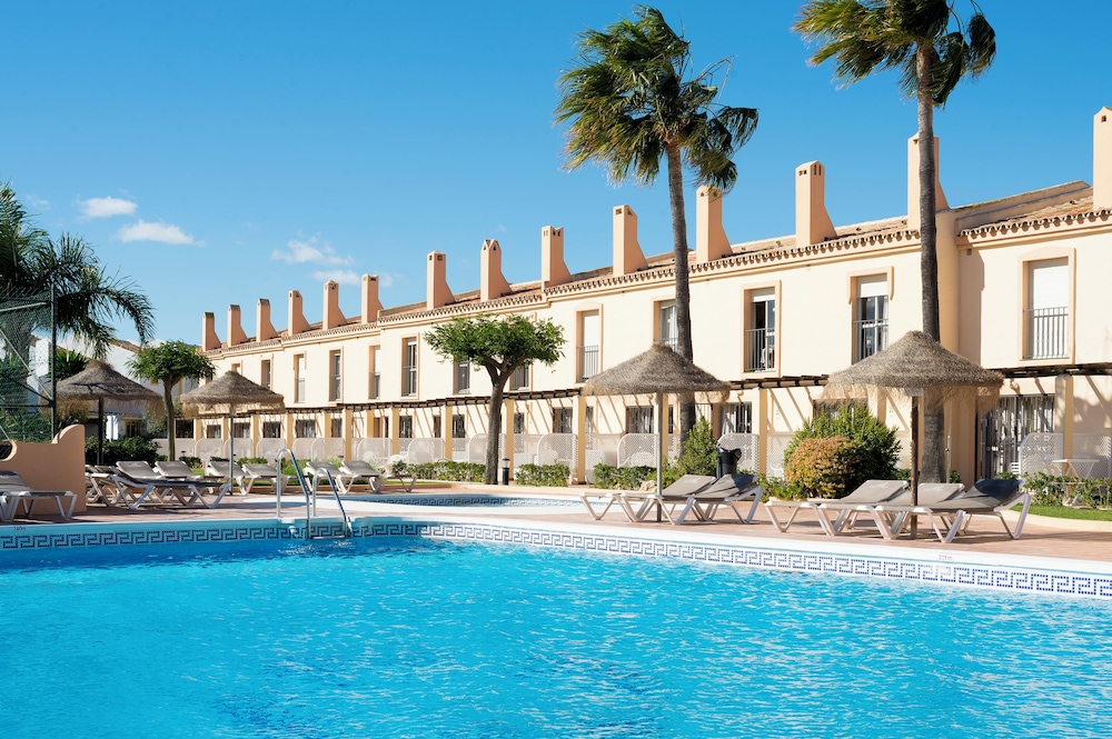 Ramada Hotel & Suites by Wyndham Costa del Sol — Swimming pool in Mijas, Andalusia