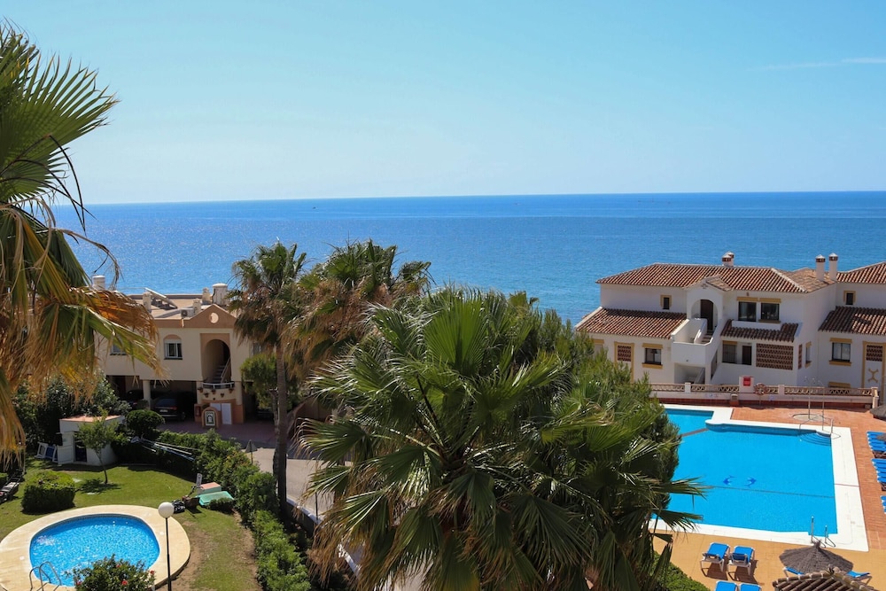 Ramada Hotel & Suites by Wyndham Costa del Sol — Swimming pool in Mijas, Andalusia