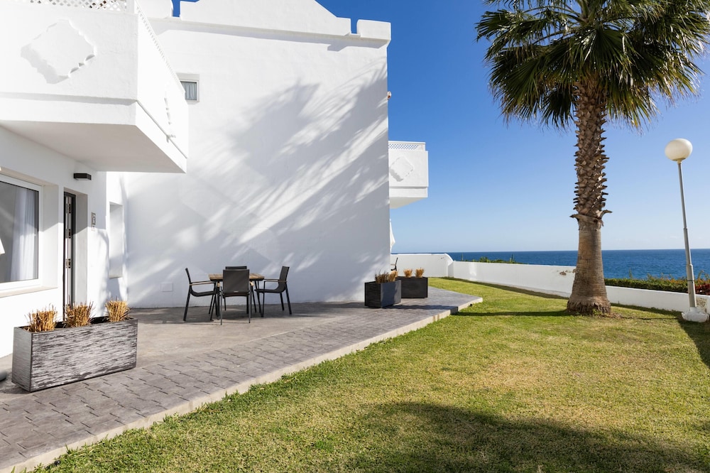 Ramada Hotel & Suites by Wyndham Costa del Sol — Hotel building in Mijas, Andalusia